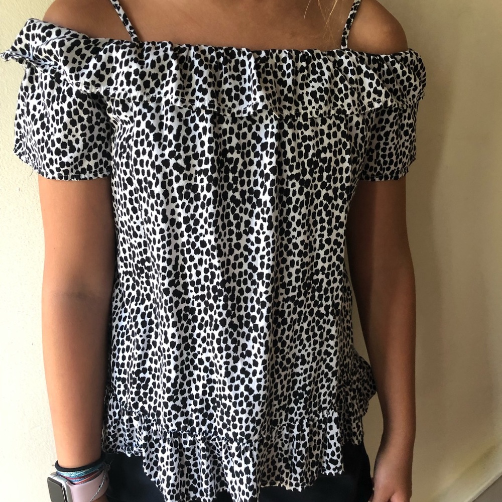 dotted shoulder cutout top